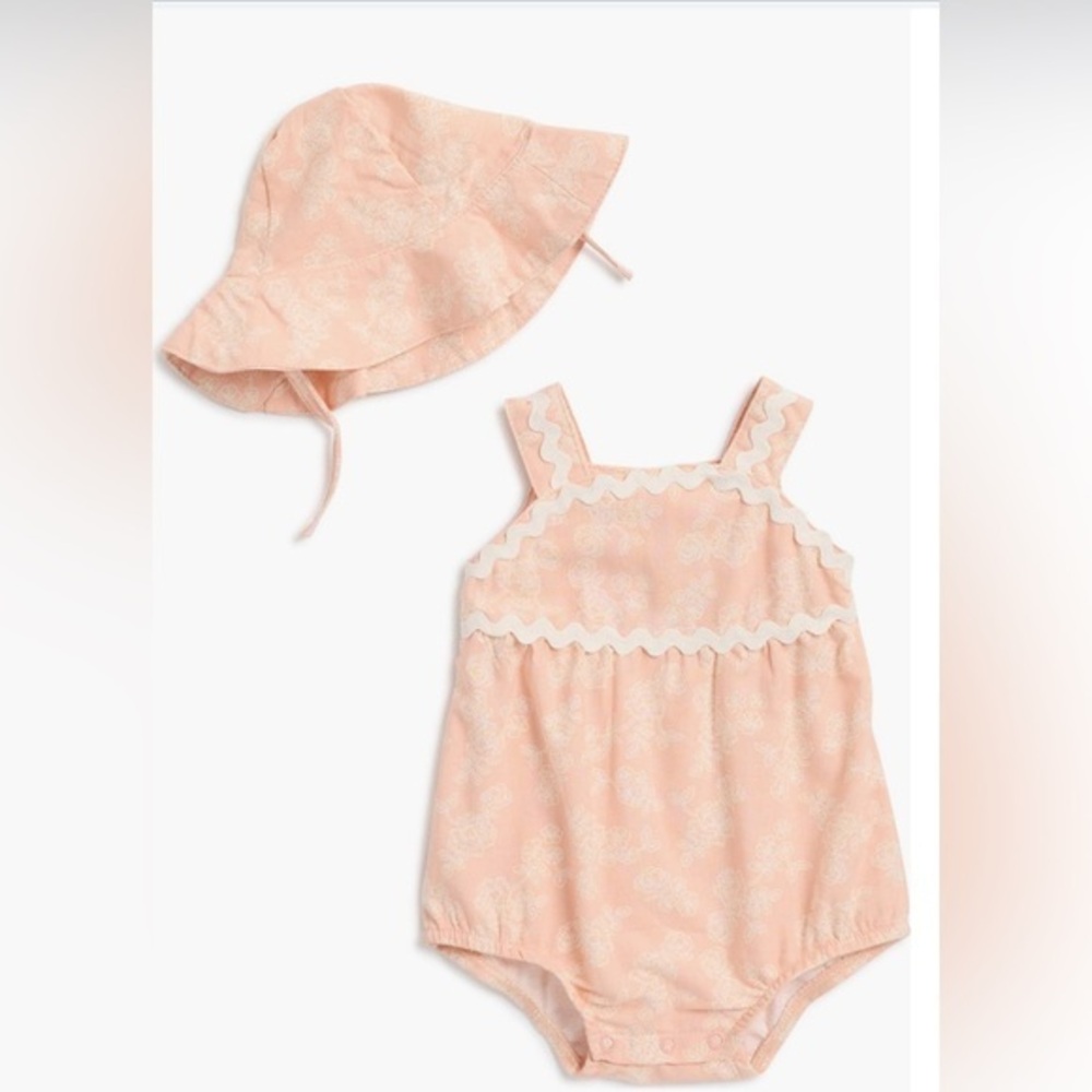 NEW..Nicole Miller Bubble Romper and Hat Set